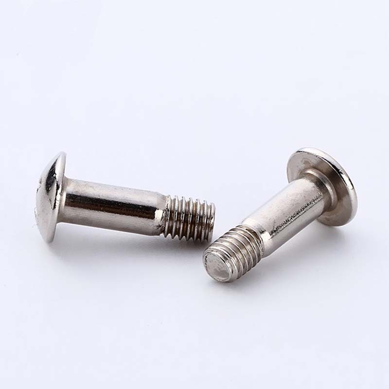 Boulon de tête bouton